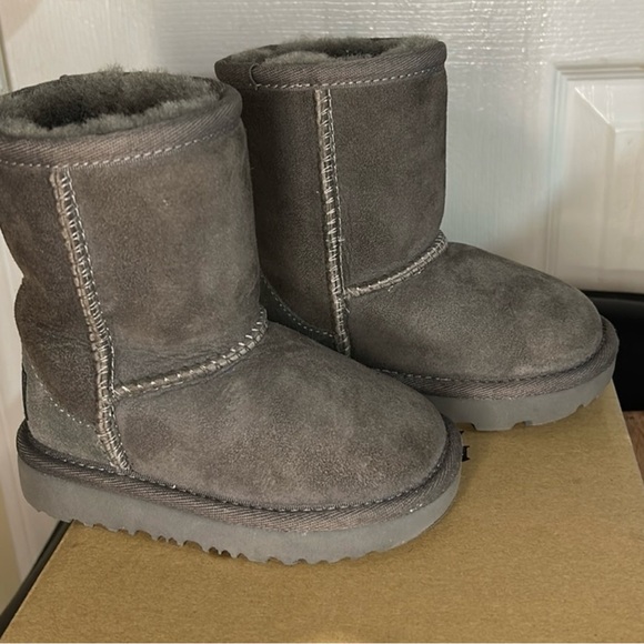 Toddler Ugg boots - Picture 4 of 7